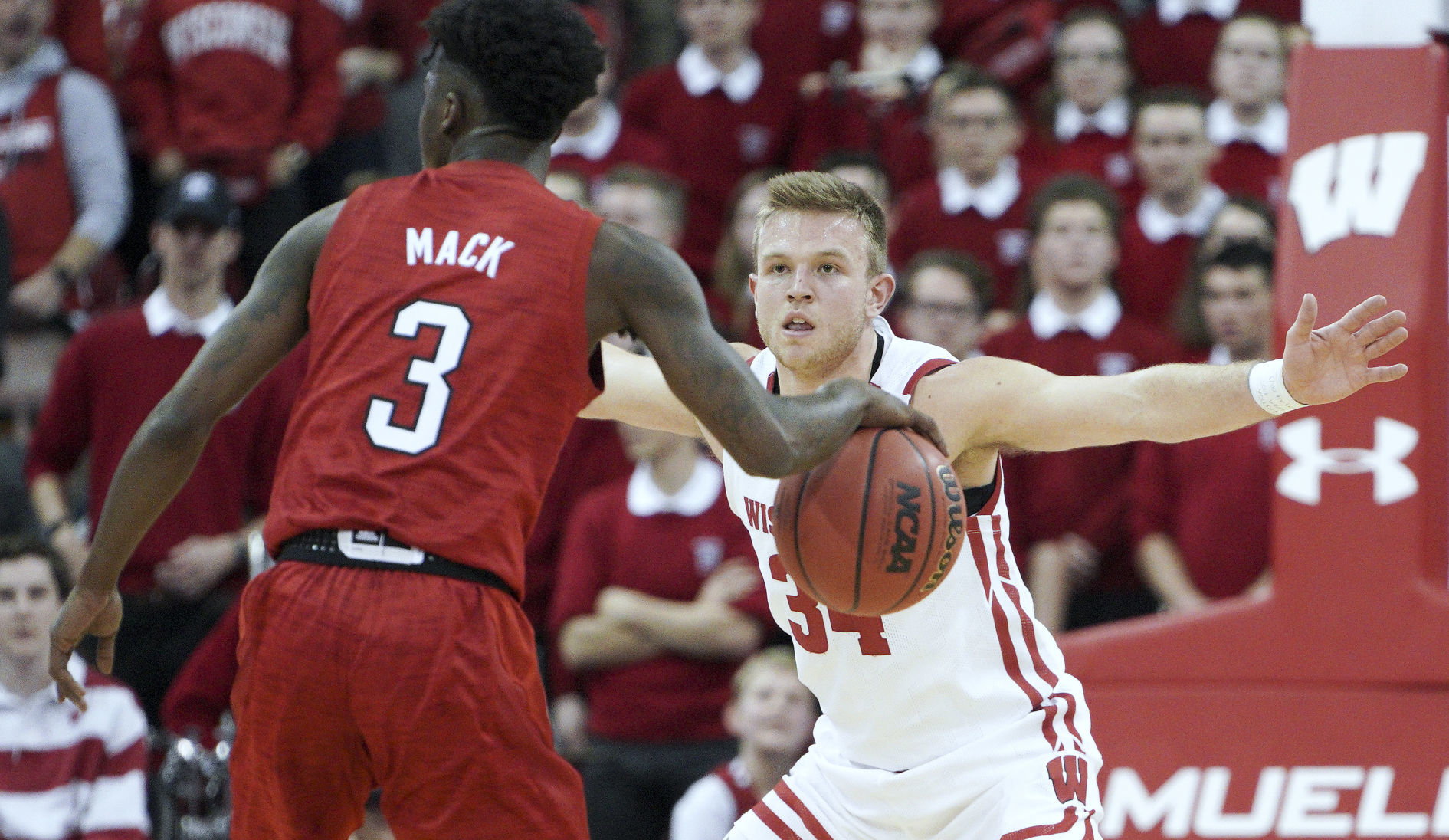 Badgers 82, Cornhuskers 68